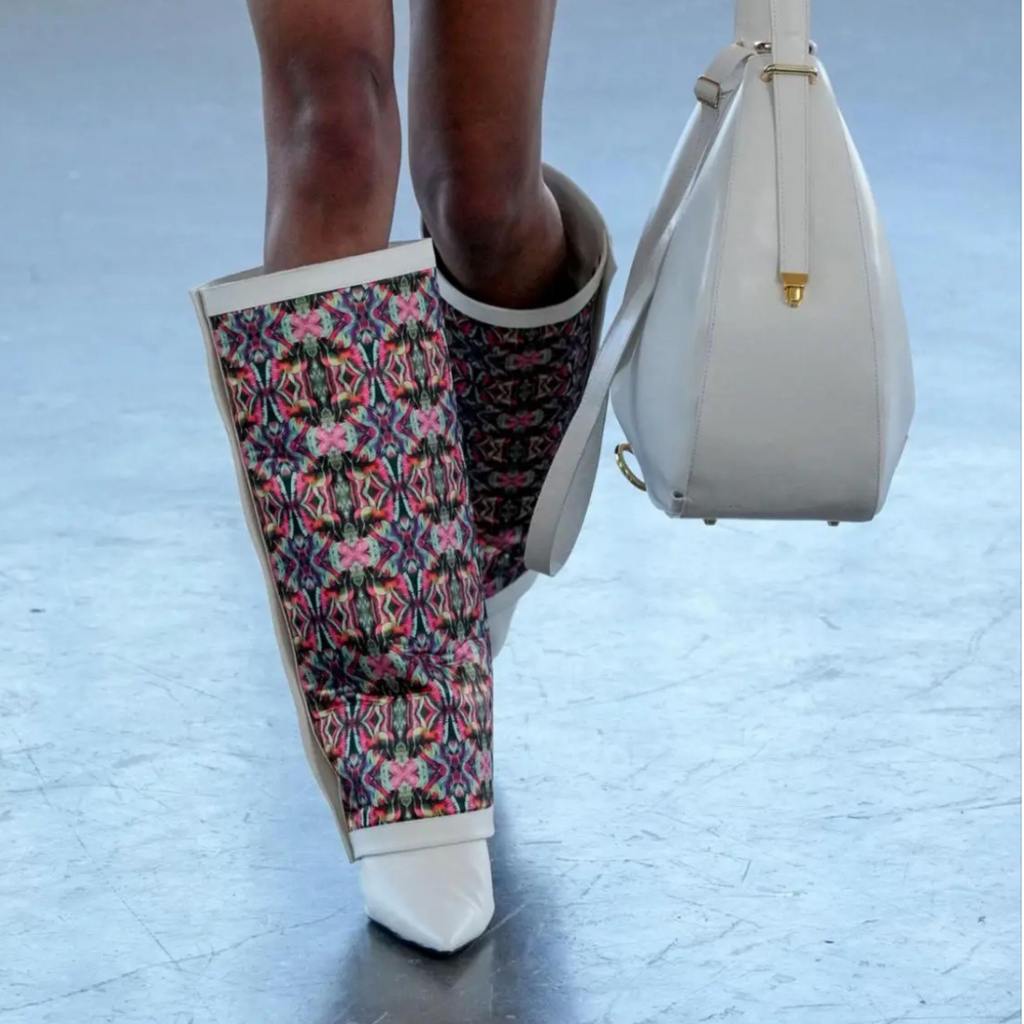 "YVE Boots creme – wechselbarer Schaft: Olivenleder und Art.Yve Design