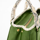 Handtasche aus veganem Leder in Oliv und Snake-Optik mit seitlichem Knopf